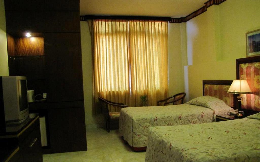 ニューヨーク ホテル プノンペン 部屋 写真